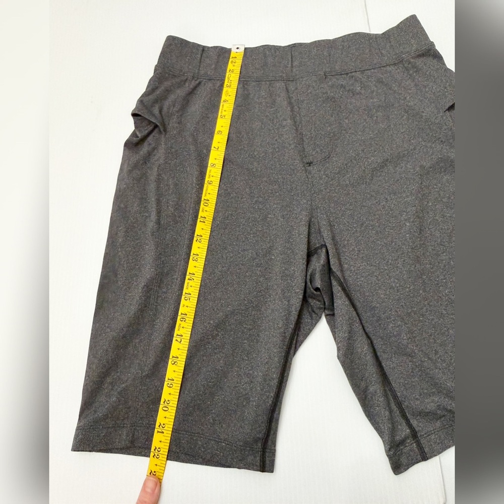 Lululemon Large Charcoal Grey Men's Intent Shorts - Picture 8 of 10